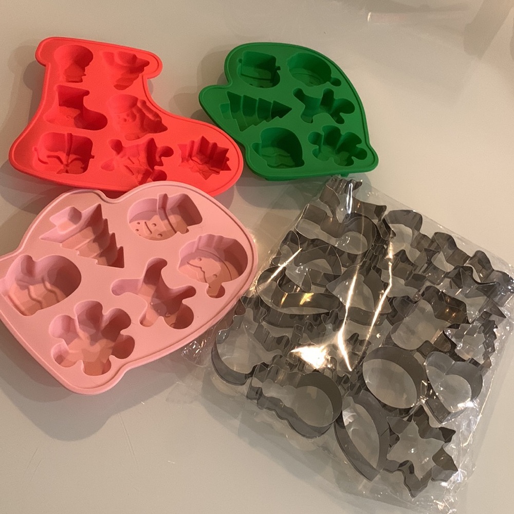 Silicone baking moulds and cookie cutters - Christmas theme!